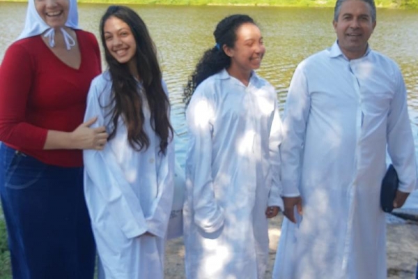 Batismo na cidade de Nova Odessa SP, duas almas se renderam ao Senhor Jesus dia 11/10/2020.