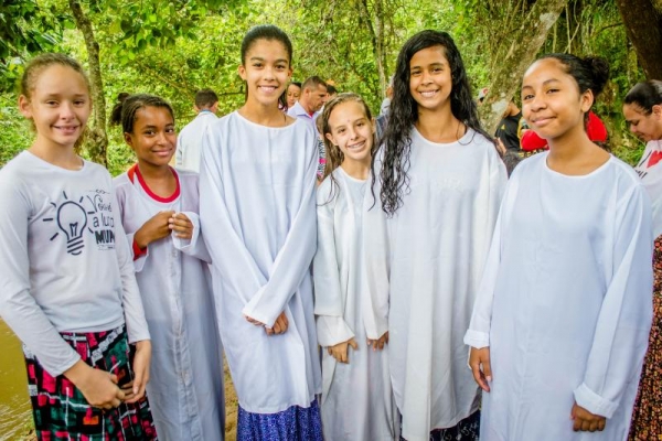 Batismo de 6 jovens na cidade no Itapoã/DF dia 23/12/2017