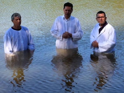 Imagem da Galeria Batismo na cidade de Hortolândia juntamente com a igreja de Campo Grande - Campinas / SP - 12/02/2017